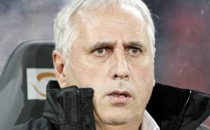 Тренер сборной Армении по футболу надеется принять участие в Евро-2016