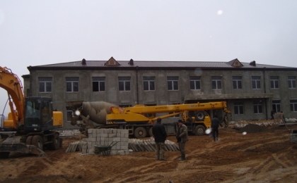 В карабахском селе чапар строится новая школа
