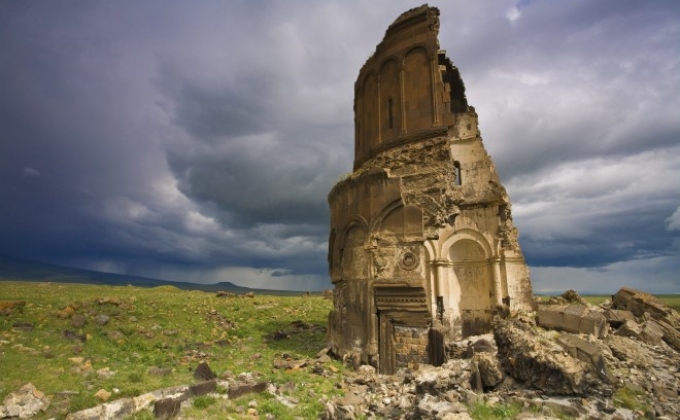 Armenian chants and verses performed in ruins of Ani