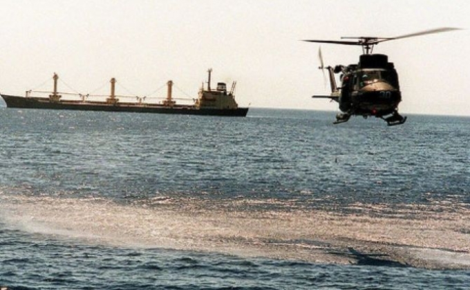 Во время учений в Эгейском море пропал вертолет ВМС Греции