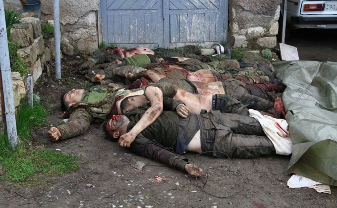 Трупы уничтоженных близ Матагиса азербайджанских спецназовцев (18+)