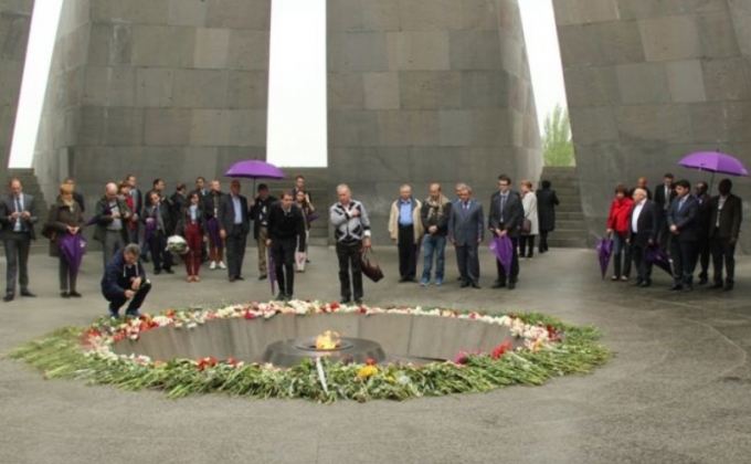 INTOSAI forum attendees pay respect to Genocide victims