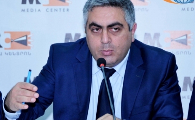 Арцрун Ованнисян считает мобилизацию добровольцев в Азербайджане показухой