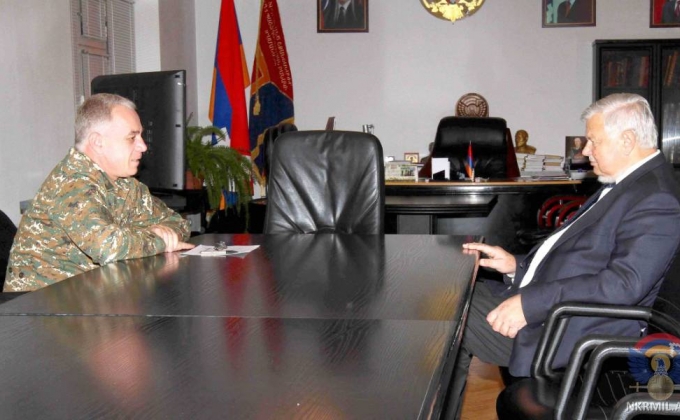 Министр обороны НКР и Анджей Каспршик обсудили ситуацию на линии соприкосновения