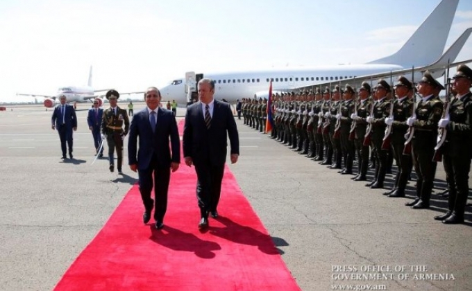 Georgian PM pays official visit to Armenia