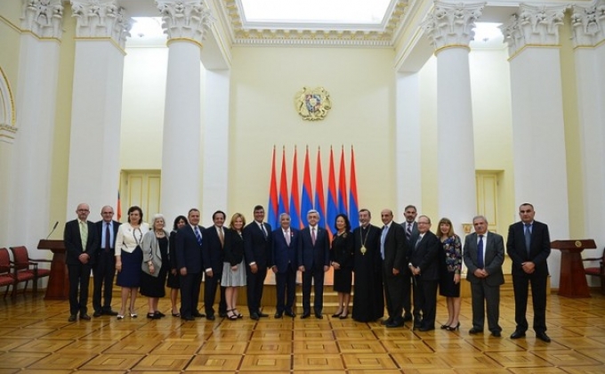 Президент Армении принял делегацию Фонда армянской помощи