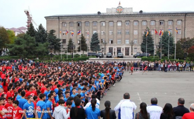 Cross running devoted to the 25th anniversary of the NKR and RA held in the Stepanakert Renaissance square
