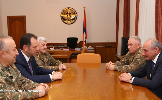 Президент НКР провел встречу с министром обороны и начальником генштаба ВС Армении