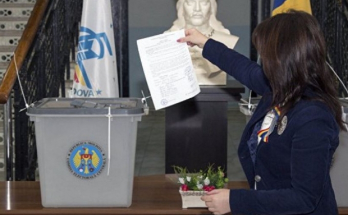Moldova presidential election goes to second round