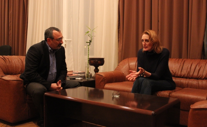  ԼՂՀ արտաքին գործերի նախարարն ընդունել է արձակագիր Նարինե Աբգարյանին