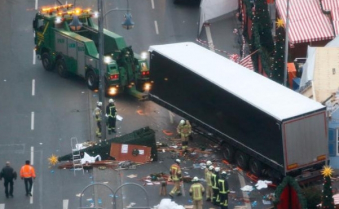 Berlin attack: Police say lorry crash 'probably terror attack'