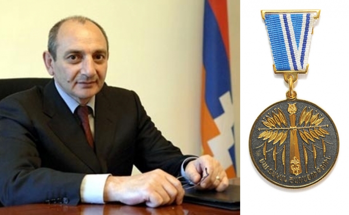 Военнослужащий АО НКР Гарик Варданян посмертно награжден медалью 