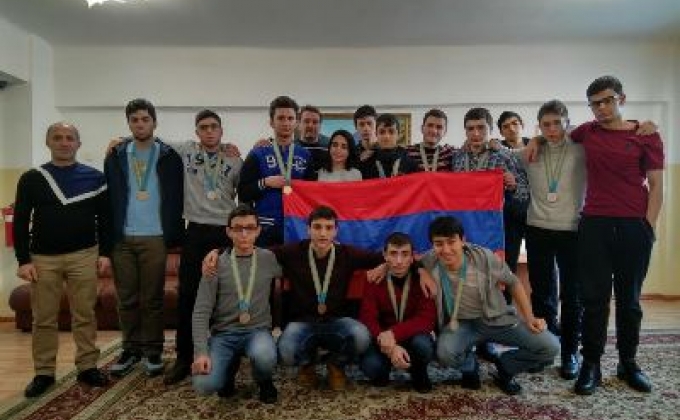 Армянские школьники завоевали 12 медалей на международной олимпиаде в Казахстане
