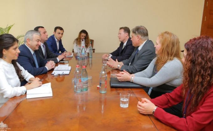 Ashot Ghoulyan holds meeting with observers from United States and Canada