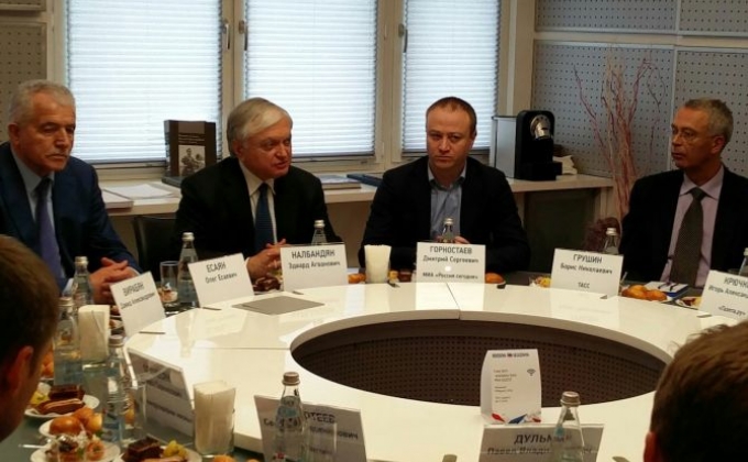 Armenian FM meets with Russian journalists in Moscow