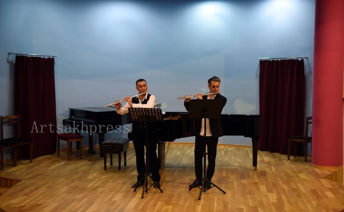 В Степанакерте состоялся концерт арцахского и иранского флейтистов