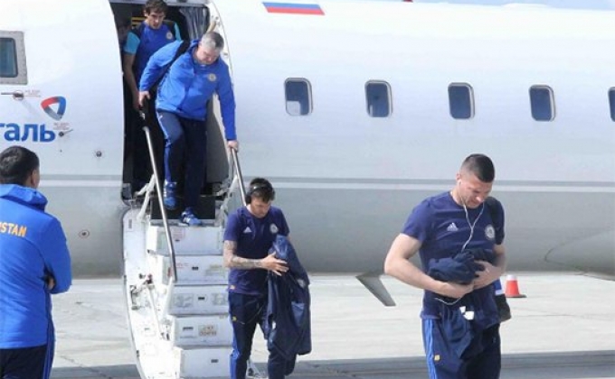 Самолет со сборной Казахстана по футболу на борту после вылета из Еревана вернулся в аэропорт из-за технической неисправности