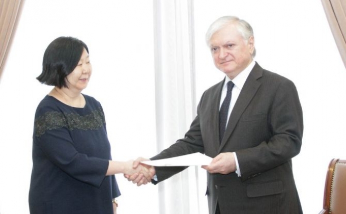 Ambassador of Mongolia presents copy of credentials to Armenia’s FM