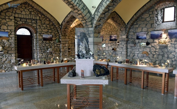 Foreign Visitors are interested in  Shushi's State Museum of Geology.  Director (Photos)