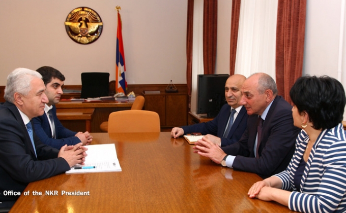 Бако Саакян принял ректора Государственного экономического университета Армении Корюна Атояна