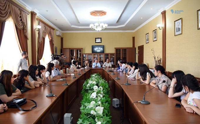 Artsrun Hovhannisyan talked about military journalism at Artsakh State University