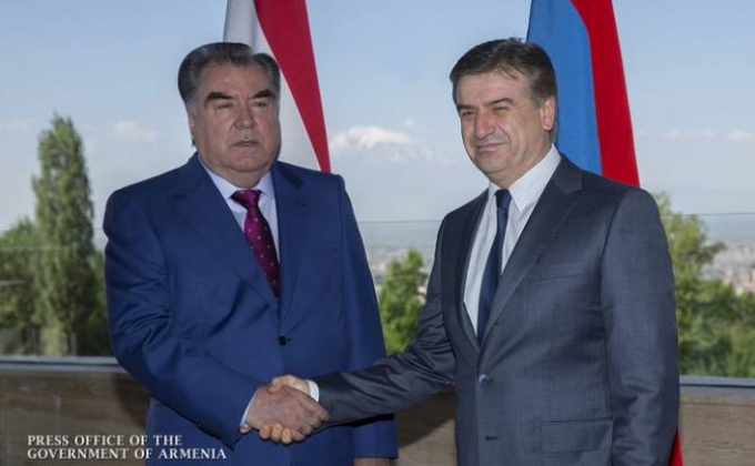 Премьер Армении и президент Таджикистана за рабочим завтраком обсудили активизацию двусторонних экономических отношений