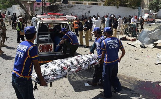 5 people killed in Pakistan explosion