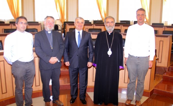 Ashot Ghulyan received Belgium Catholic Church delegation