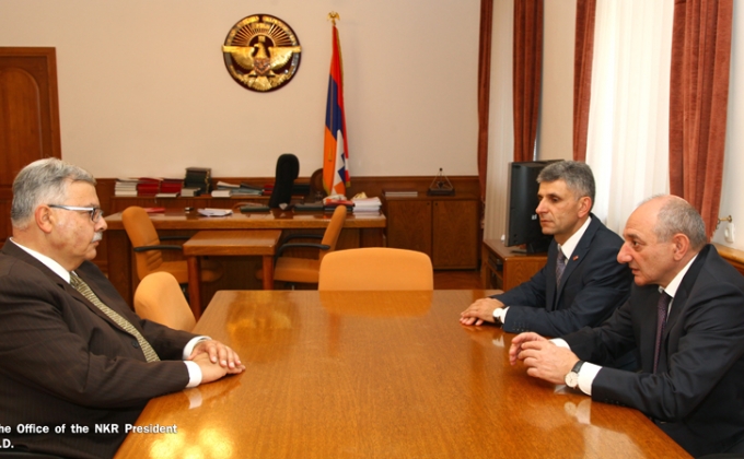 Президент  Бако Саакян обсудил с представителями АРФД связи с Диаспорой
