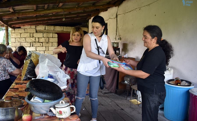 «Ազատ հայրենիք» կուսակցության կանանց խորհուրդն այցելել և աջակցություն է տրամադրել կարիքավոր և բազմազավակ մի շարք ընտանիքների