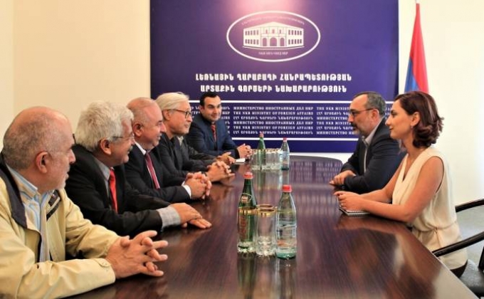 Artsakh FM receives intellectuals from Turkey