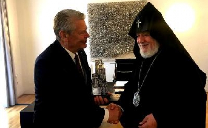 Католикос всех армян встретился с бывшим президентом Германии Йоахимом Гауком