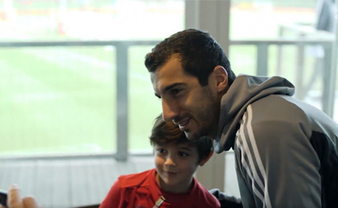 Mkhitaryan meets children with disabilities