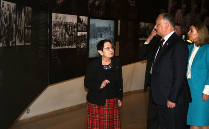 Президент Молдовы посетил мемориал жертвам Геноцида армян «Цицернакаберд»