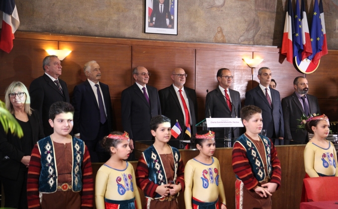 Бако Саакян принял участие в церемонии подписания декларации о дружбе между Альфорвилем и арцахским городом Бердзор