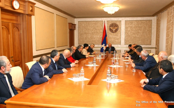 Bako Sahakyan convenes a consultation devoted to the realization of a number of educational programs
