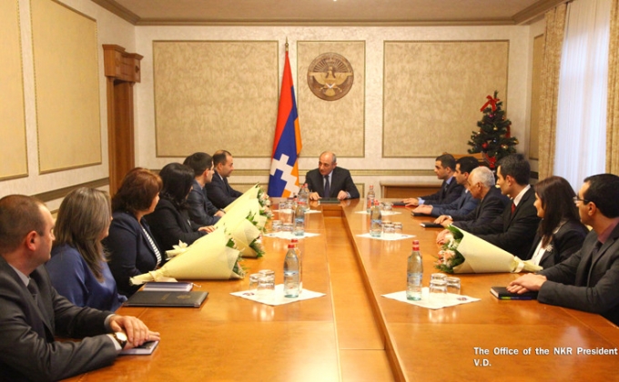 Бако Саакян встретился с представителями Аудиторской палаты Республики Арцах