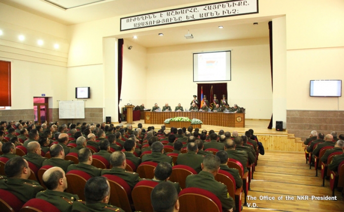 Бако Саакян  принял участие в заседании военного совета Армии обороны