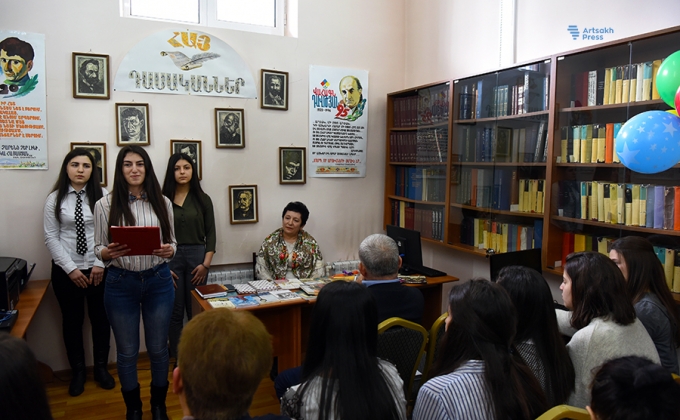 Ստեփանակերտի    Մուրացանի անվան քաղաքային գրադարանում բացվել է գրոց տուն