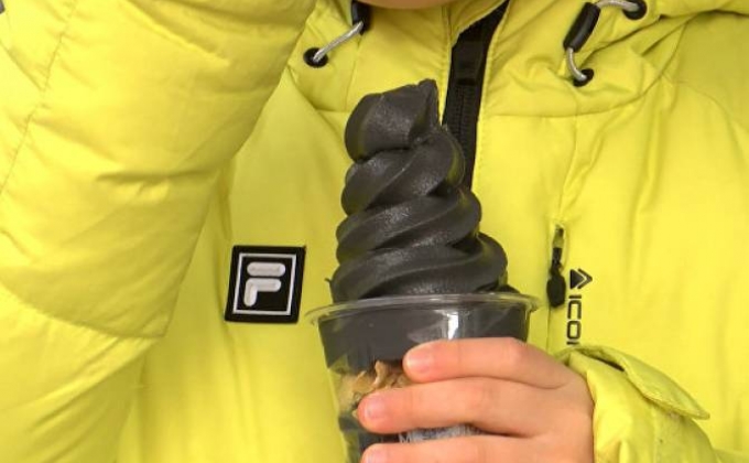 Черное мороженое предложили гостям Олимпиады в Южной Корее