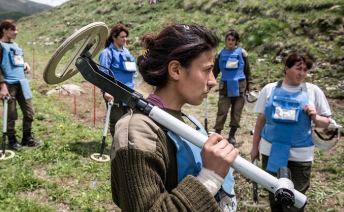 Сайт Al Jazeera опубликовал статью о женщинах-саперах Карабаха