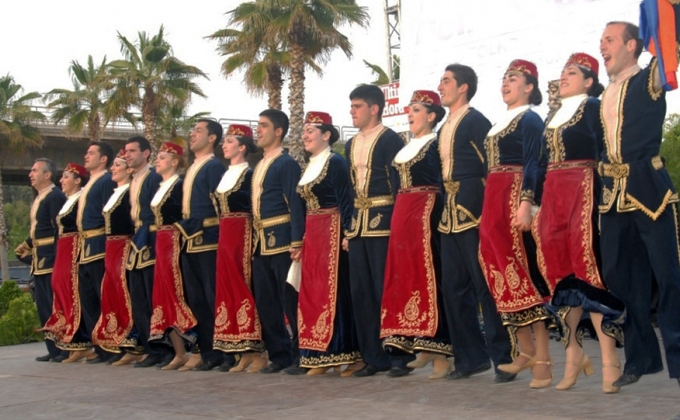 Уникальный флешмоб: армяне со всего мира станцуют национальный танец кочари