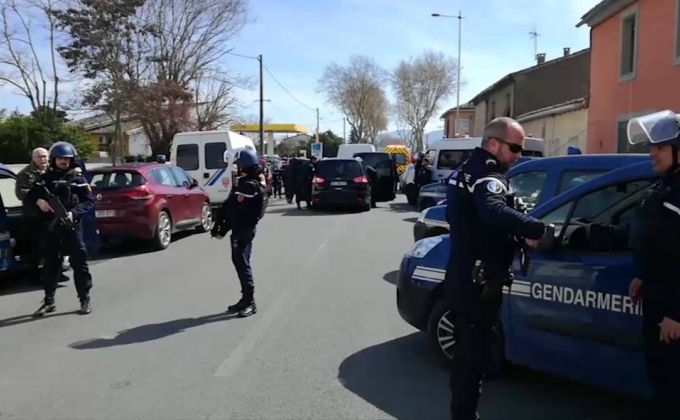 France hostage situation ends; 4 dead, including gunman