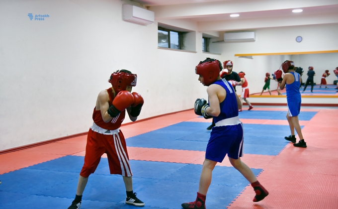 Young Artsakh boxers return from Armenian championship with medals