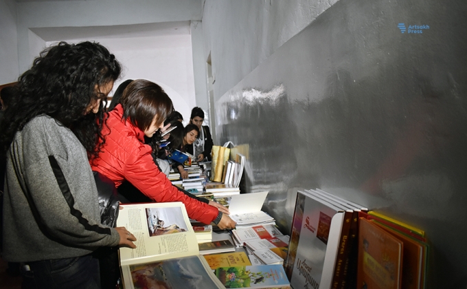 ԱրՊՀ-ում կազմակերպվել է գրքերի ցուցահանդես-վաճառք