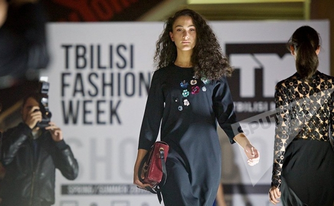 В Тбилиси открылась Неделя моды
