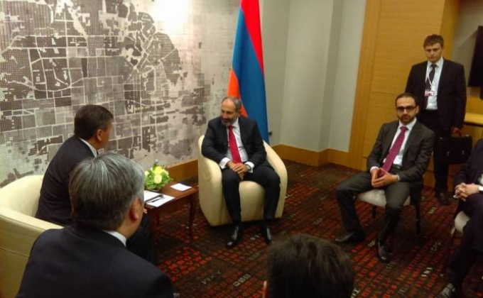 ՀՀ վարչապետ Նիկոլ Փաշինյանը հանդիպել է Ղրղզստանի նախագահ Սոորոնբեյ Ժեենբեկովի հետ