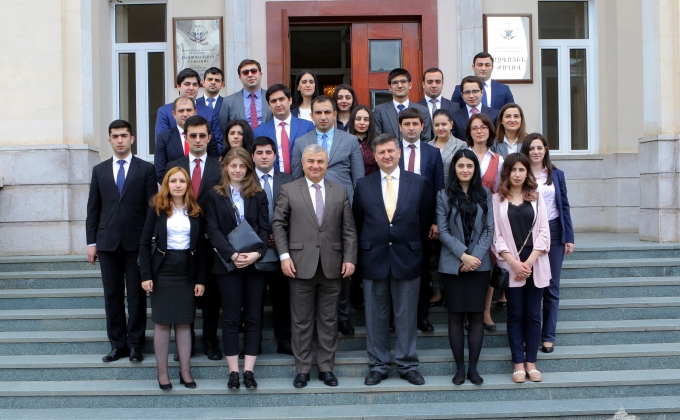Председатель парламента Республики Арцах принял слушателей Дипломатической школы
