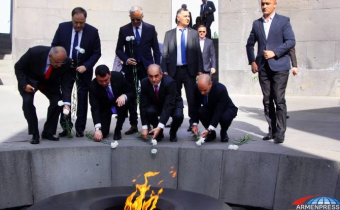 Делегация кипрских парламентариев посетила мемориальный комплекс «Цицернакаберд»
