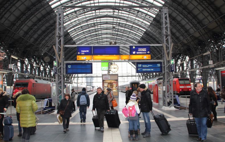 Գերմանիայում 500 ուղևորի են տարհանել գնացքից ռումբի մասին հաղորդման պատճառով
